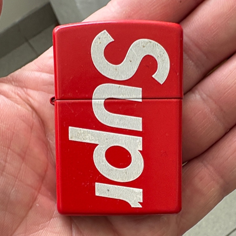 Supreme Red Flip-Top Lighter (like new)